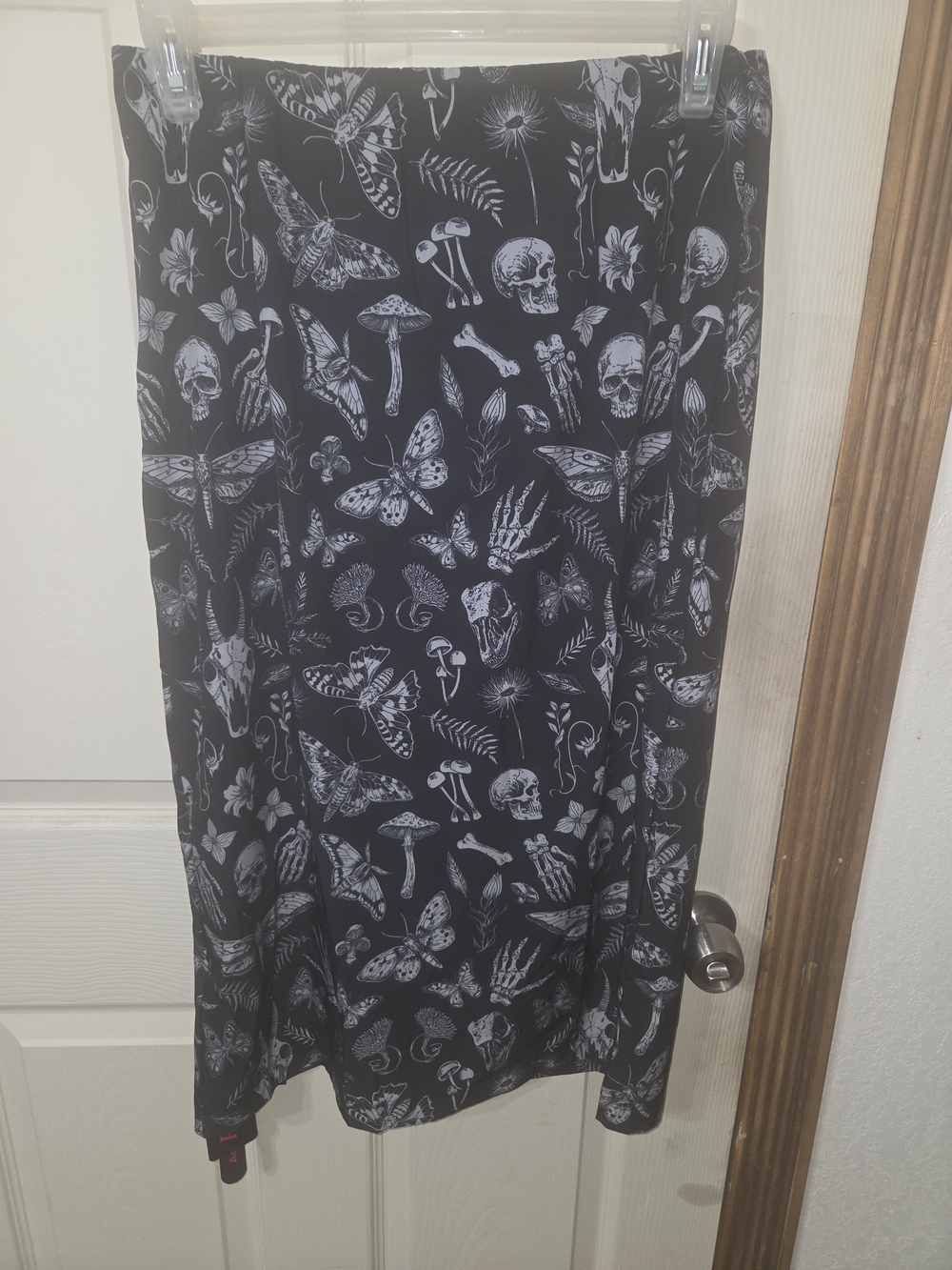 ROMWE Black Maxi Skirt with White Gothic Skulls And Butterflies - L